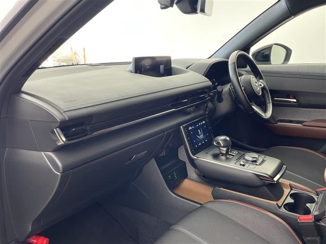 ＭＸ－３０ ベースグレード　・インダストリアルクラシック・セーフティパッケージ・３６０°セーフティパッケージ・純正ナビ＆ＴＶ＆ＢＴ＆ＨＤＭＩ＆ＵＳＢ・１オーナー・ステアリングヒーター・パドルシフト・ＨＵＤ・ＢＳＭ（14枚目）