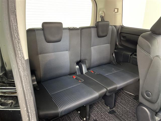 ノア Ｓｉ　純正ナビ　ＴＶ　ビルトインＥＴＣ　フリップダウンモニター　バックカメラ　両側パワースライドドア　ＬＥＤヘッドライト　純正１６インチアルミホイール　アイドリングストップ　純正フロアマット　スマートキー（12枚目）