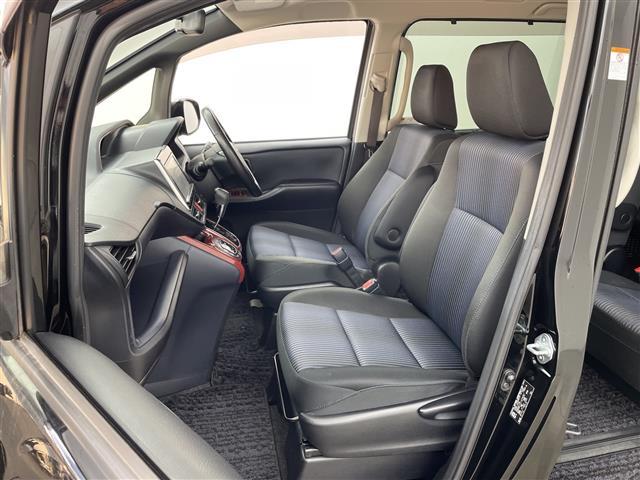 ノア Ｓｉ　純正ナビ　ＴＶ　ビルトインＥＴＣ　フリップダウンモニター　バックカメラ　両側パワースライドドア　ＬＥＤヘッドライト　純正１６インチアルミホイール　アイドリングストップ　純正フロアマット　スマートキー（14枚目）