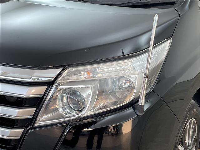 ノア Ｓｉ　純正ナビ　ＴＶ　ビルトインＥＴＣ　フリップダウンモニター　バックカメラ　両側パワースライドドア　ＬＥＤヘッドライト　純正１６インチアルミホイール　アイドリングストップ　純正フロアマット　スマートキー（37枚目）