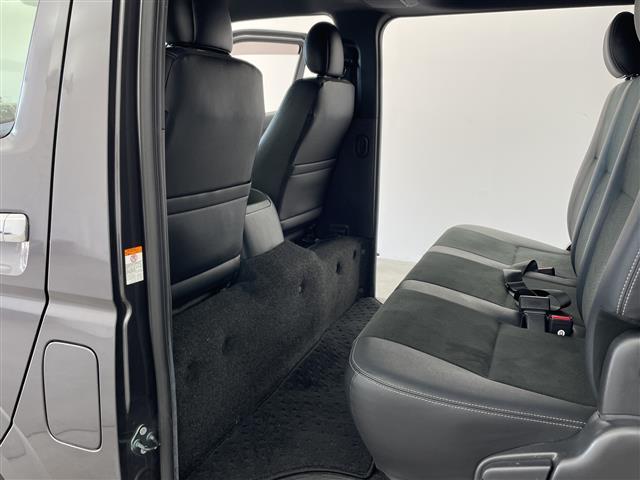 ハイエースバン スーパーＧＬ　ダーク　プライムＩＩ　・モデリスタエアロ・純正７インチナビ＆フルセグ＆ＢＴ＆ＤＶＤ・パノラマミックビューモニター・両側スライドドア・ステアリングスイッチ・ハーフレザーシート・前方ドライブレコーダー・ビルトインＥＴＣ・ＬＥＤ（14枚目）