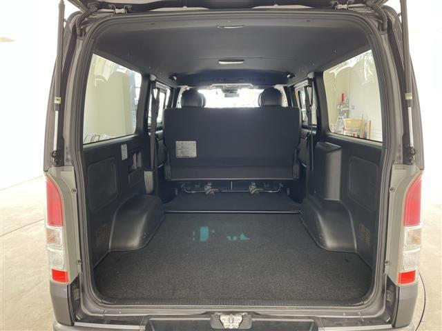 ハイエースバン スーパーＧＬ　ダーク　プライムＩＩ　・モデリスタエアロ・純正７インチナビ＆フルセグ＆ＢＴ＆ＤＶＤ・パノラマミックビューモニター・両側スライドドア・ステアリングスイッチ・ハーフレザーシート・前方ドライブレコーダー・ビルトインＥＴＣ・ＬＥＤ（16枚目）
