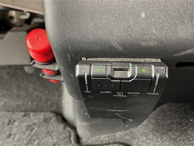 ハイエースバン スーパーＧＬ　ダーク　プライムＩＩ　・モデリスタエアロ・純正７インチナビ＆フルセグ＆ＢＴ＆ＤＶＤ・パノラマミックビューモニター・両側スライドドア・ステアリングスイッチ・ハーフレザーシート・前方ドライブレコーダー・ビルトインＥＴＣ・ＬＥＤ（31枚目）