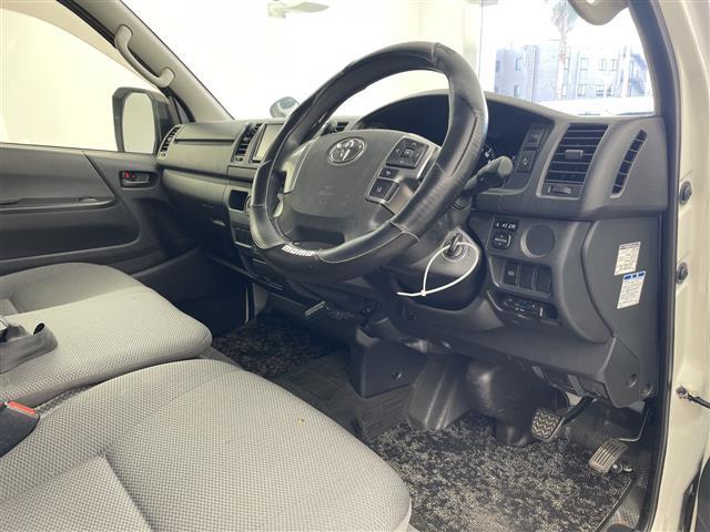 ハイエースバン ロングDX GLパッケージ 社外ナビ TV パノラミックビューモニター ETC 前後ドライブレコーダー プリクラッシュセーフティ レーンディパーチャーアラート オートマチックハイビーム ベットキット 社外16インチアルミホイール(8枚目)