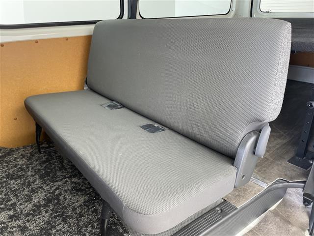 ハイエースバン ロングDX GLパッケージ 社外ナビ TV パノラミックビューモニター ETC 前後ドライブレコーダー プリクラッシュセーフティ レーンディパーチャーアラート オートマチックハイビーム ベットキット 社外16インチアルミホイール(15枚目)