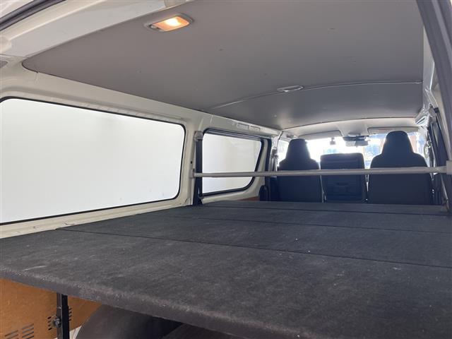 ハイエースバン ロングDX GLパッケージ 社外ナビ TV パノラミックビューモニター ETC 前後ドライブレコーダー プリクラッシュセーフティ レーンディパーチャーアラート オートマチックハイビーム ベットキット 社外16インチアルミホイール(17枚目)