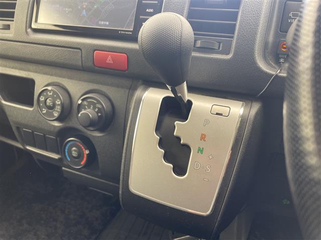 ハイエースバン ロングDX GLパッケージ 社外ナビ TV パノラミックビューモニター ETC 前後ドライブレコーダー プリクラッシュセーフティ レーンディパーチャーアラート オートマチックハイビーム ベットキット 社外16インチアルミホイール(26枚目)