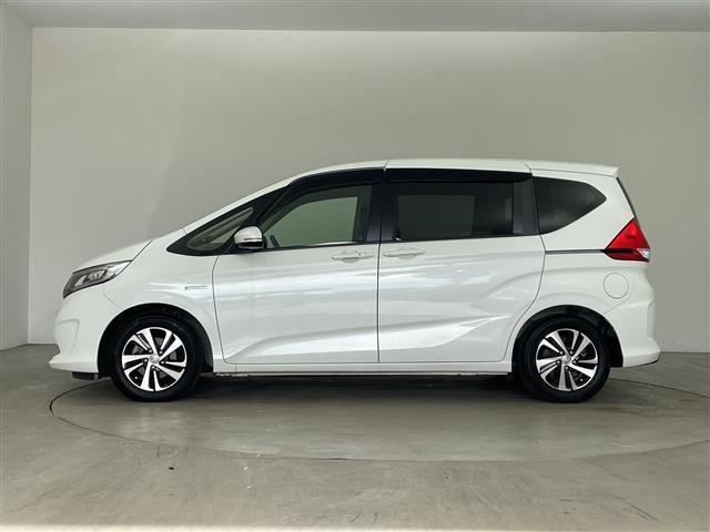 フリード+ハイブリッド ハイブリッドEX ・純正7インチナビ・BT・CD・DVD・SD・USB・TV・バックカメラ・両側パワースライドドア・ステアリングスイッチ・ハーフレザーシート・前席シートヒーター・純正前方ドライブレコーダー・ETC(7枚目)