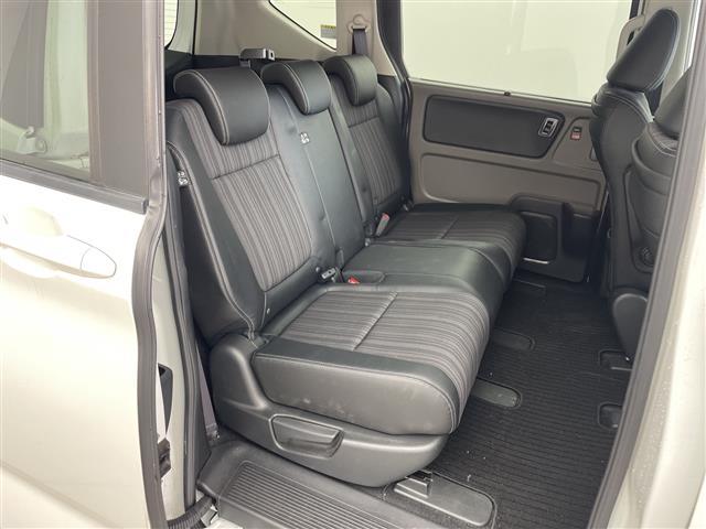 フリード+ハイブリッド ハイブリッドEX ・純正7インチナビ・BT・CD・DVD・SD・USB・TV・バックカメラ・両側パワースライドドア・ステアリングスイッチ・ハーフレザーシート・前席シートヒーター・純正前方ドライブレコーダー・ETC(11枚目)