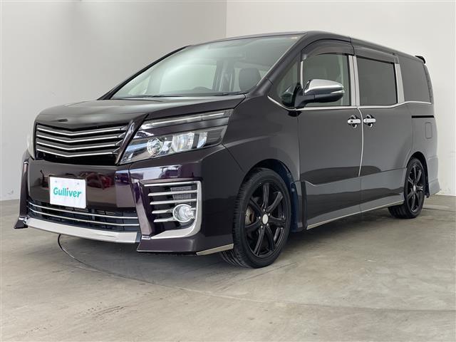 ヴォクシー ＺＳ　社外８インチナビ・バックカメラ・フリップダウンモニター・両側パワースライドドア・アイドリングストップ・横滑り防止装置・ドライブスタートコントロール・Ｓ－ＶＳＣ・ＭＴモード付ＡＴ・ステアリングスイッチ（2枚目）