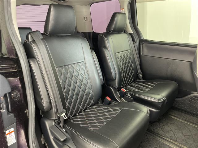 ヴォクシー ＺＳ　社外８インチナビ・バックカメラ・フリップダウンモニター・両側パワースライドドア・アイドリングストップ・横滑り防止装置・ドライブスタートコントロール・Ｓ－ＶＳＣ・ＭＴモード付ＡＴ・ステアリングスイッチ（10枚目）