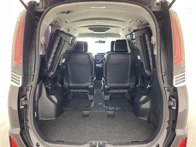 ヴォクシー ＺＳ　社外８インチナビ・バックカメラ・フリップダウンモニター・両側パワースライドドア・アイドリングストップ・横滑り防止装置・ドライブスタートコントロール・Ｓ－ＶＳＣ・ＭＴモード付ＡＴ・ステアリングスイッチ（18枚目）