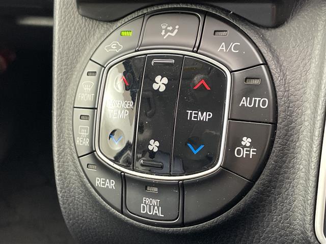 ヴォクシー ＺＳ　社外８インチナビ・バックカメラ・フリップダウンモニター・両側パワースライドドア・アイドリングストップ・横滑り防止装置・ドライブスタートコントロール・Ｓ－ＶＳＣ・ＭＴモード付ＡＴ・ステアリングスイッチ（32枚目）