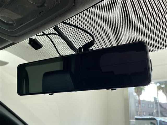 ヴォクシー ＺＳ　社外８インチナビ・バックカメラ・フリップダウンモニター・両側パワースライドドア・アイドリングストップ・横滑り防止装置・ドライブスタートコントロール・Ｓ－ＶＳＣ・ＭＴモード付ＡＴ・ステアリングスイッチ（35枚目）