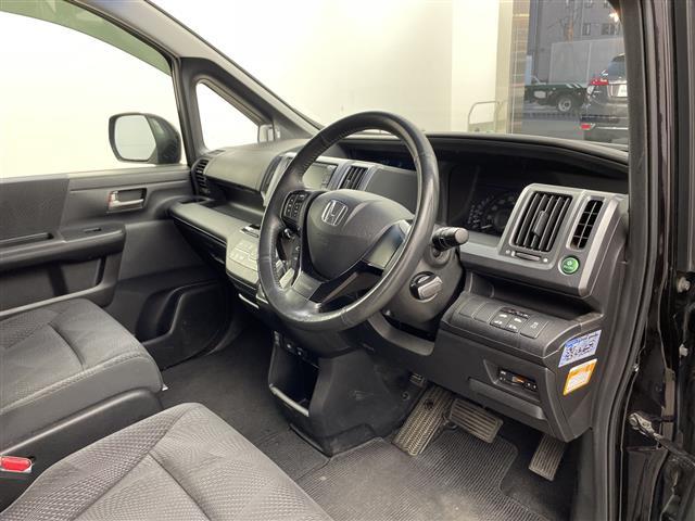 ステップワゴンスパーダ Z HDDナビエディション 純正ナビ・フルセグ・ステアリングスイッチ・両側パワースライドドア・ビルトインETC・バックカメラ・スマートキー・純正フロアマット・ドアバイザー・キセノンライト・オートライト・フォグラプ・パドルシフト(8枚目)