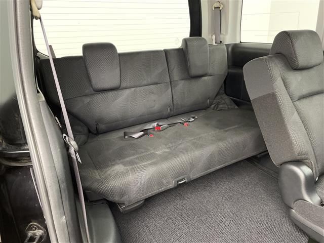 ステップワゴンスパーダ Z HDDナビエディション 純正ナビ・フルセグ・ステアリングスイッチ・両側パワースライドドア・ビルトインETC・バックカメラ・スマートキー・純正フロアマット・ドアバイザー・キセノンライト・オートライト・フォグラプ・パドルシフト(12枚目)