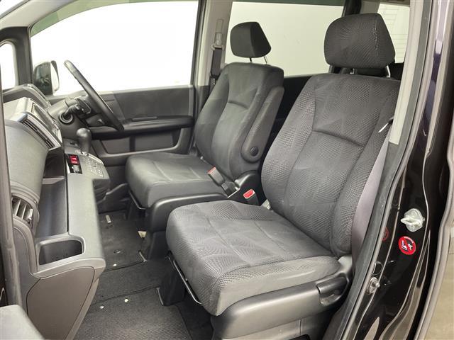 ステップワゴンスパーダ Z HDDナビエディション 純正ナビ・フルセグ・ステアリングスイッチ・両側パワースライドドア・ビルトインETC・バックカメラ・スマートキー・純正フロアマット・ドアバイザー・キセノンライト・オートライト・フォグラプ・パドルシフト(14枚目)