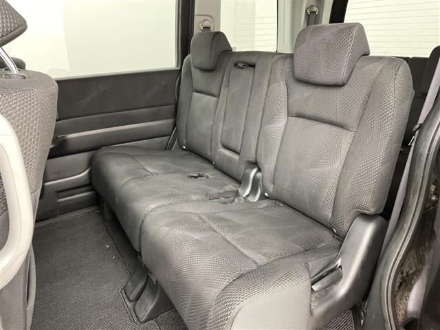 ステップワゴンスパーダ Z HDDナビエディション 純正ナビ・フルセグ・ステアリングスイッチ・両側パワースライドドア・ビルトインETC・バックカメラ・スマートキー・純正フロアマット・ドアバイザー・キセノンライト・オートライト・フォグラプ・パドルシフト(16枚目)