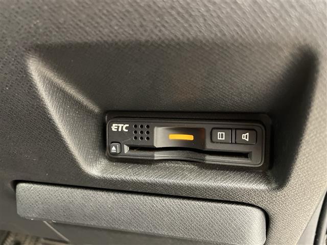 ステップワゴンスパーダ Z HDDナビエディション 純正ナビ・フルセグ・ステアリングスイッチ・両側パワースライドドア・ビルトインETC・バックカメラ・スマートキー・純正フロアマット・ドアバイザー・キセノンライト・オートライト・フォグラプ・パドルシフト(32枚目)