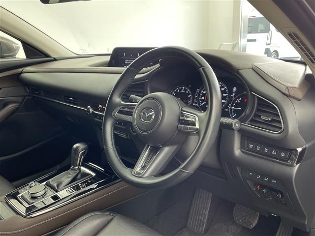 ＣＸ－３０ ２０Ｓ　Ｌパッケージ　・純正８．８型ＳＤナビ＆フルセグ＆ＢＴ＆ＵＳＢ＆ＤＶＤ・３６０°カメラ・黒革シート・ｉ－ＡＣＴＩＶＥＳＥＮＳＥ・前席シートヒーター・ＬＥＤライト・スマートキー・ＥＴＣ・パワーバックドア（8枚目）