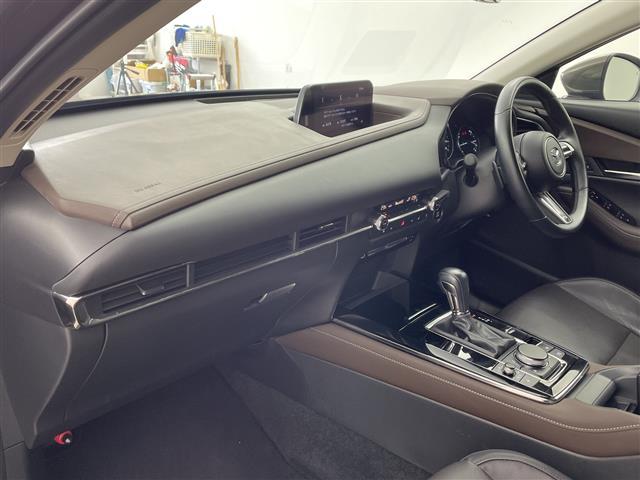 ＣＸ－３０ ２０Ｓ　Ｌパッケージ　・純正８．８型ＳＤナビ＆フルセグ＆ＢＴ＆ＵＳＢ＆ＤＶＤ・３６０°カメラ・黒革シート・ｉ－ＡＣＴＩＶＥＳＥＮＳＥ・前席シートヒーター・ＬＥＤライト・スマートキー・ＥＴＣ・パワーバックドア（12枚目）
