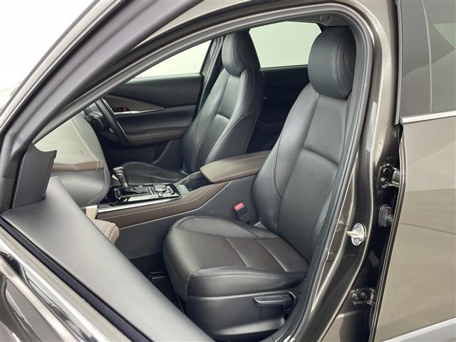 ＣＸ－３０ ２０Ｓ　Ｌパッケージ　・純正８．８型ＳＤナビ＆フルセグ＆ＢＴ＆ＵＳＢ＆ＤＶＤ・３６０°カメラ・黒革シート・ｉ－ＡＣＴＩＶＥＳＥＮＳＥ・前席シートヒーター・ＬＥＤライト・スマートキー・ＥＴＣ・パワーバックドア（13枚目）