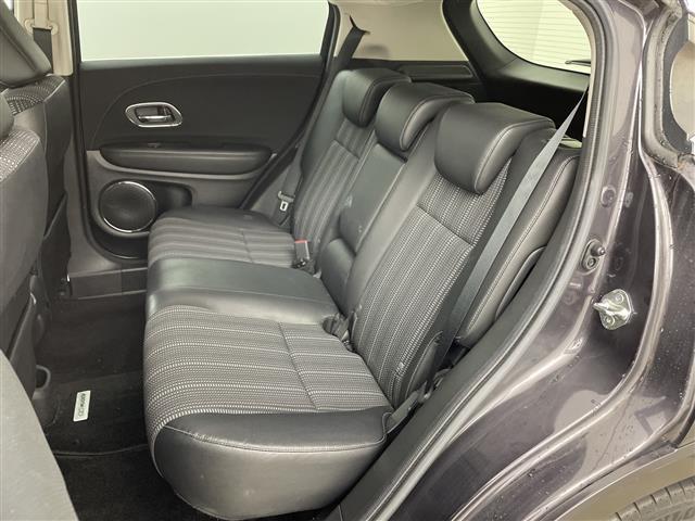 ヴェゼル ハイブリッドZ 純正ナビ TV バックカメラ ビルトインETC ハーフレザー シートヒーター 衝突軽減ブレーキ 先行車発進告知 LEDヘッドライト ルーフレール ドライブレコーダー 純正17インチアルミホイール(15枚目)