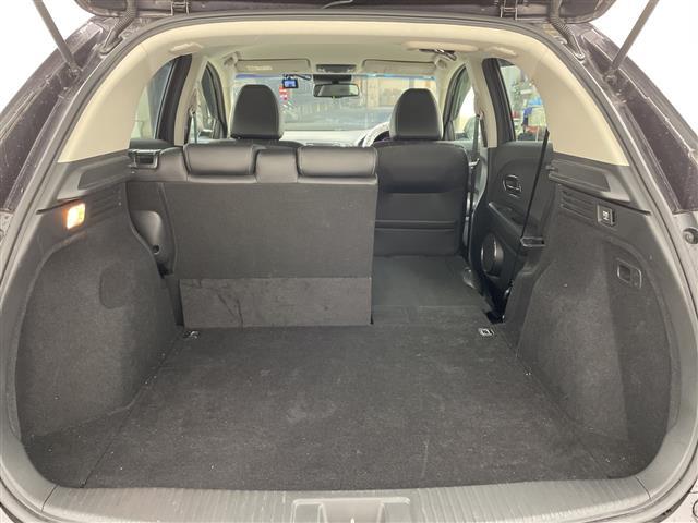 ヴェゼル ハイブリッドZ 純正ナビ TV バックカメラ ビルトインETC ハーフレザー シートヒーター 衝突軽減ブレーキ 先行車発進告知 LEDヘッドライト ルーフレール ドライブレコーダー 純正17インチアルミホイール(17枚目)