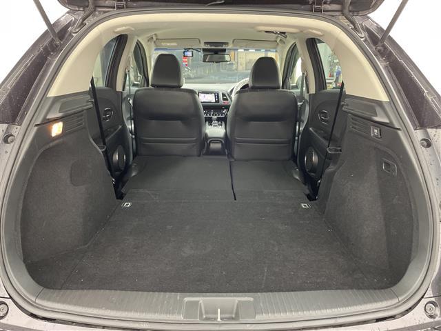 ヴェゼル ハイブリッドZ 純正ナビ TV バックカメラ ビルトインETC ハーフレザー シートヒーター 衝突軽減ブレーキ 先行車発進告知 LEDヘッドライト ルーフレール ドライブレコーダー 純正17インチアルミホイール(18枚目)