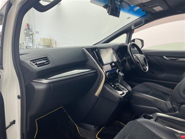 ヴェルファイア ３．５ＺＡ　ゴールデンアイズ　モデリスタ　純正１０インチナビ　純正１２．１インチフリップダウンモニター　バックカメラ　ビルトインＥＴＣ　社外２０インチアルミホイール　両側パワースライドドア　パワーバックドア　ＡＣ１００Ｖ電源（12枚目）