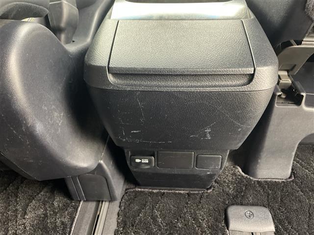 ヴェルファイア ３．５ＺＡ　ゴールデンアイズ　モデリスタ　純正１０インチナビ　純正１２．１インチフリップダウンモニター　バックカメラ　ビルトインＥＴＣ　社外２０インチアルミホイール　両側パワースライドドア　パワーバックドア　ＡＣ１００Ｖ電源（31枚目）