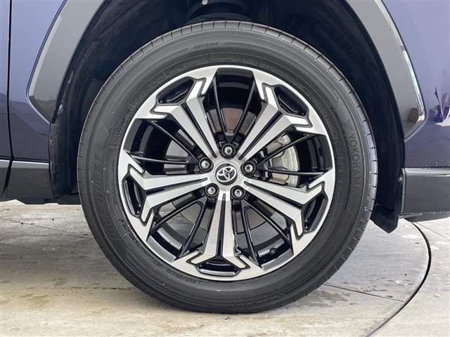 RAV4 PHV ブラックトーン パノラマムーンルーフ 全方位カメラ TV シートヒーター エアシート 置くだけ充電 プリクラッシュセーフティ レーントレーシングアシスト レーダークルーズコントロール オートマチックハイビーム LED(41枚目)