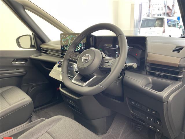 セレナ e-パワー ハイウェイスターV 登録済未使用車 純正12.3インチナビ TV 全方位カメラ プロパイロット エマージェンシーブレーキ 車線逸脱警報 車線逸脱防止支援 両側パワースライドドア デジタルインナーミラー ドライブレコーダー(8枚目)