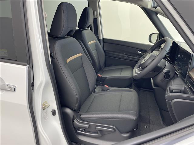 セレナ e-パワー ハイウェイスターV 登録済未使用車 純正12.3インチナビ TV 全方位カメラ プロパイロット エマージェンシーブレーキ 車線逸脱警報 車線逸脱防止支援 両側パワースライドドア デジタルインナーミラー ドライブレコーダー(9枚目)