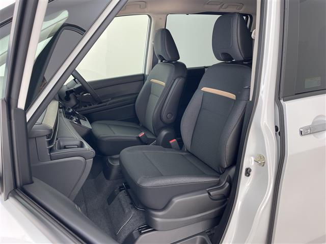 セレナ e-パワー ハイウェイスターV 登録済未使用車 純正12.3インチナビ TV 全方位カメラ プロパイロット エマージェンシーブレーキ 車線逸脱警報 車線逸脱防止支援 両側パワースライドドア デジタルインナーミラー ドライブレコーダー(14枚目)