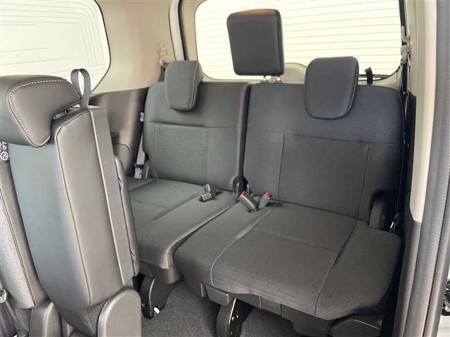 セレナ e-パワー ハイウェイスターV 登録済未使用車 純正12.3インチナビ TV 全方位カメラ プロパイロット エマージェンシーブレーキ 車線逸脱警報 車線逸脱防止支援 両側パワースライドドア デジタルインナーミラー ドライブレコーダー(17枚目)