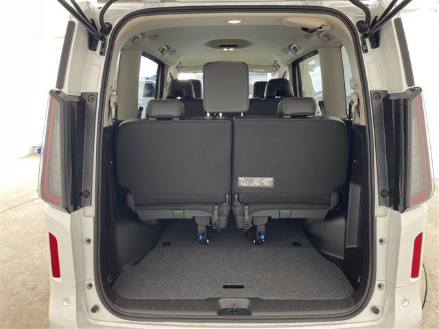 セレナ e-パワー ハイウェイスターV 登録済未使用車 純正12.3インチナビ TV 全方位カメラ プロパイロット エマージェンシーブレーキ 車線逸脱警報 車線逸脱防止支援 両側パワースライドドア デジタルインナーミラー ドライブレコーダー(18枚目)