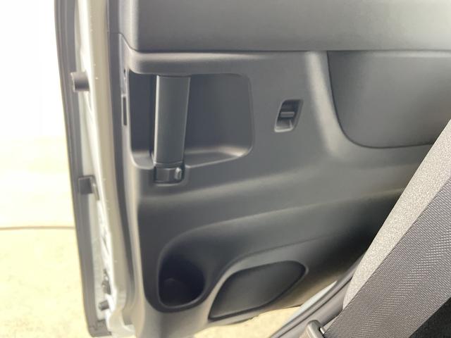 セレナ e-パワー ハイウェイスターV 登録済未使用車 純正12.3インチナビ TV 全方位カメラ プロパイロット エマージェンシーブレーキ 車線逸脱警報 車線逸脱防止支援 両側パワースライドドア デジタルインナーミラー ドライブレコーダー(71枚目)