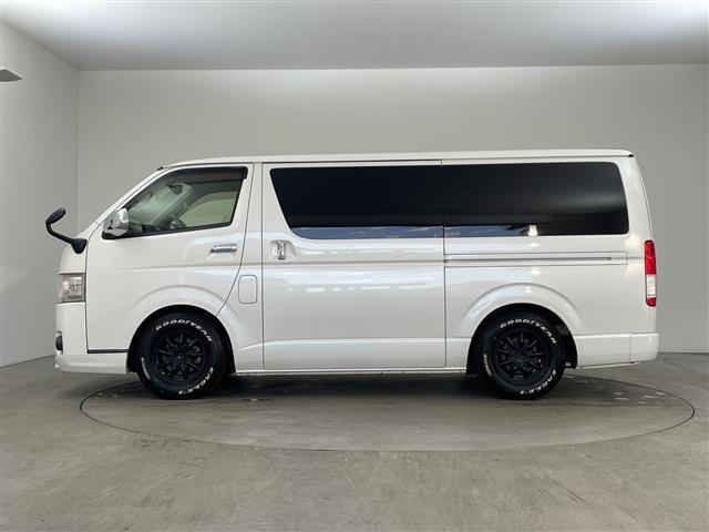 ハイエースバン スーパーGL ダークプライム ・ベットキット・ローダウン・社外15インチアルミ・エアロパーツ・社外ナビ・バックカメラ・ドライブレコーダー・AC100V・ビルトインETC・LEDライト・両側スライドドア・ステアリングリモコン・DVD(6枚目)