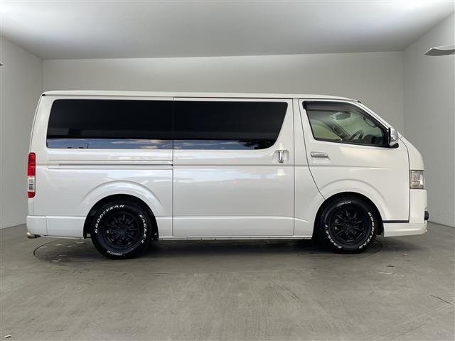 ハイエースバン スーパーGL ダークプライム ・ベットキット・ローダウン・社外15インチアルミ・エアロパーツ・社外ナビ・バックカメラ・ドライブレコーダー・AC100V・ビルトインETC・LEDライト・両側スライドドア・ステアリングリモコン・DVD(7枚目)