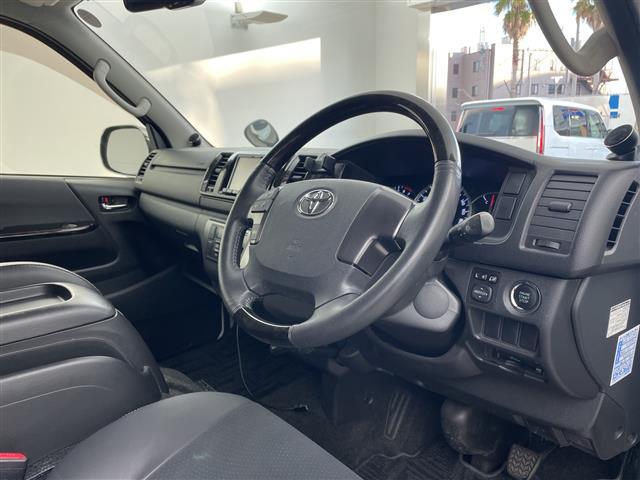 ハイエースバン スーパーGL ダークプライム ・ベットキット・ローダウン・社外15インチアルミ・エアロパーツ・社外ナビ・バックカメラ・ドライブレコーダー・AC100V・ビルトインETC・LEDライト・両側スライドドア・ステアリングリモコン・DVD(8枚目)