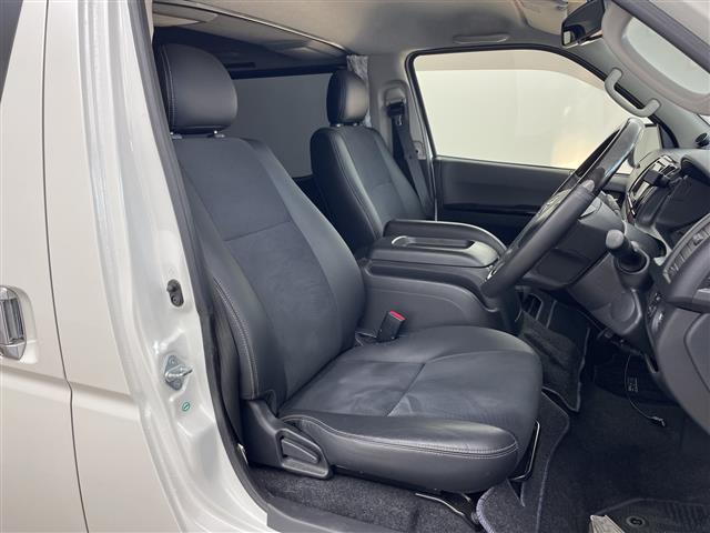 ハイエースバン スーパーGL ダークプライム ・ベットキット・ローダウン・社外15インチアルミ・エアロパーツ・社外ナビ・バックカメラ・ドライブレコーダー・AC100V・ビルトインETC・LEDライト・両側スライドドア・ステアリングリモコン・DVD(9枚目)