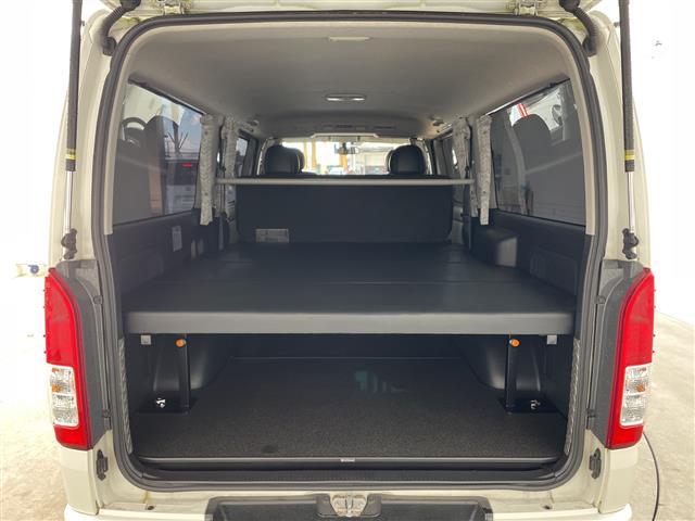 ハイエースバン スーパーGL ダークプライム ・ベットキット・ローダウン・社外15インチアルミ・エアロパーツ・社外ナビ・バックカメラ・ドライブレコーダー・AC100V・ビルトインETC・LEDライト・両側スライドドア・ステアリングリモコン・DVD(16枚目)
