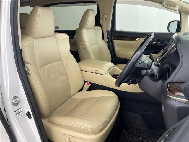 アルファード 2.5G ・サンルーフ・トヨタセーフティーセンス・レーントレーシングアシスト・レーダークルーズコントロール・10型ナビ・純正12型フリップダウンモニター・両側パワースライドドア・3眼LED・HDMI接続・ETC(9枚目)