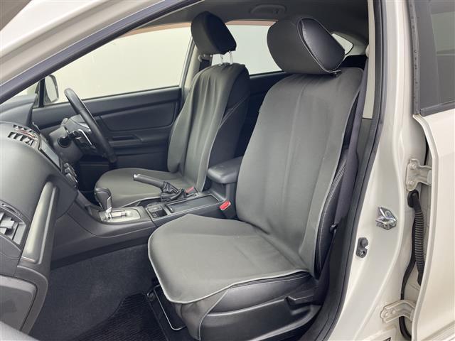 インプレッサスポーツ ２．０ｉ－Ｓ　・社外ナビ・フルセグ・Ｂｌｕｅｔｏｏｔｈ・クルーズコントロール・運転席パワーシート・革巻きステアリング・ＨＩＤヘッドライト・キーレス・スペアキー・純正１７インチアルミホイール・純正フロアマット・ＥＴＣ（13枚目）