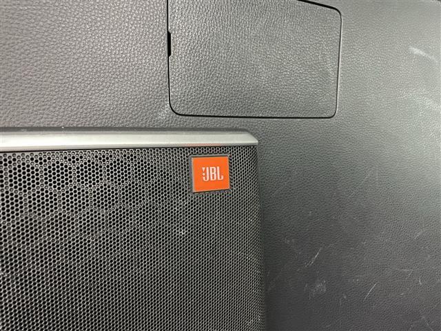 ハリアーハイブリッド Z レザーパッケージ ナビ JBL 全方位カメラ GRエアロ 調光パノラマルーフ デジタルインナーミラー ワイヤレス充電 レザーシート シートヒーター ベンチレーション プリクラッシュセーフティ ブラインドスポットモニター(32枚目)