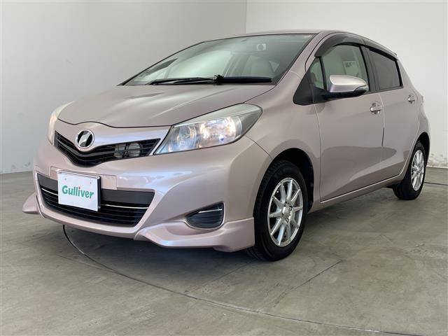 ヴィッツ Ｆ　社外ナビ／ＣＤ／ＤＶＤ／ＨＤＤ／ＴＶ・バックカメラ・ＥＴＣ・社外前後ドライブレコーダー・フロントスポイラー・社外１４インチアルミホイール（2枚目）