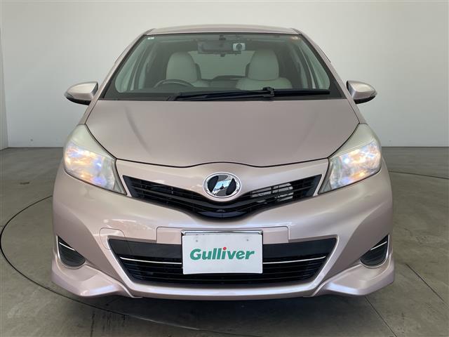 ヴィッツ Ｆ　社外ナビ／ＣＤ／ＤＶＤ／ＨＤＤ／ＴＶ・バックカメラ・ＥＴＣ・社外前後ドライブレコーダー・フロントスポイラー・社外１４インチアルミホイール（4枚目）