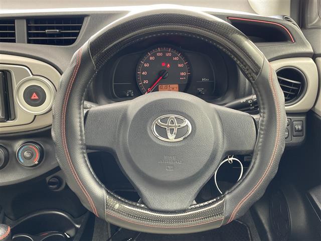 ヴィッツ Ｆ　社外ナビ／ＣＤ／ＤＶＤ／ＨＤＤ／ＴＶ・バックカメラ・ＥＴＣ・社外前後ドライブレコーダー・フロントスポイラー・社外１４インチアルミホイール（20枚目）