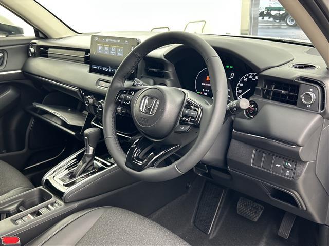 ヴェゼル ｅ：ＨＥＶ　Ｚ　未使用車　純正ナビ　バックカメラ　ホンダセンシング　クリアランスソナー　パワーバックドア　ワイヤレス充電器　ハーフレザーシート　シートヒーター　ＬＥＤライト　ＬＥＤフォグランプ　スペアキー　ＥＴＣ（8枚目）